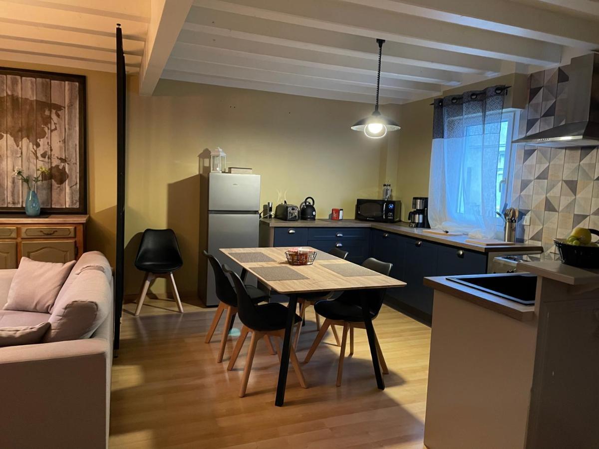 Le Maine N 5 - FLÉAC ANGOULEME - Suite Tilleul Esterno foto