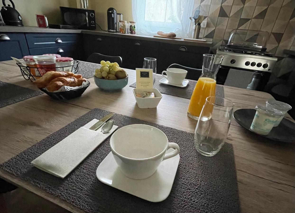 Le Maine N 5 - FLÉAC ANGOULEME - Suite Tilleul Esterno foto